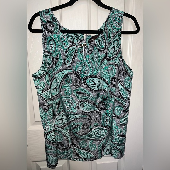 💚 Dana Buchman Green Paisley Top - Picture 1 of 4